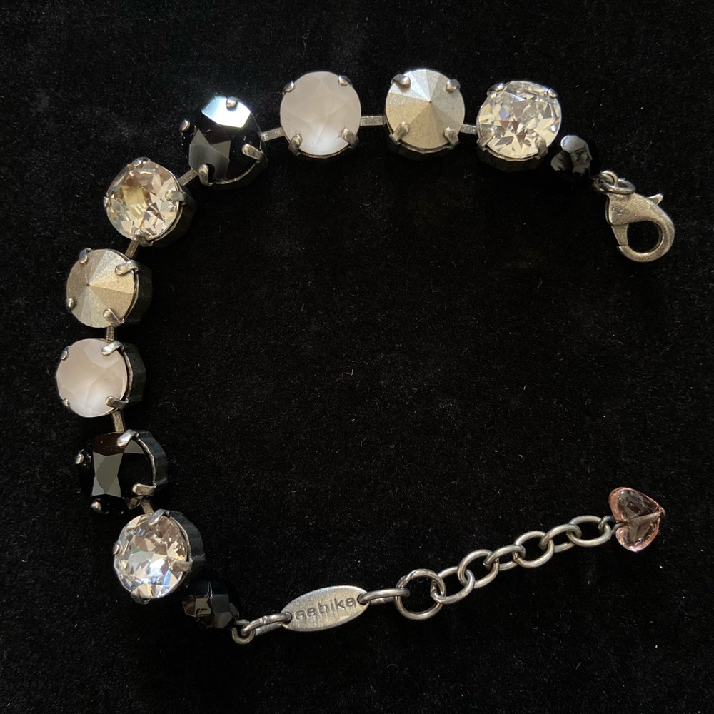 Sabika Classics Feminine Bracelet